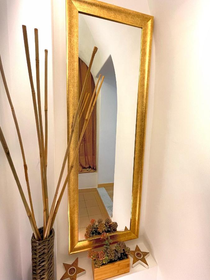 Vialunga Apartment In The Old Town Bordighera Bagian luar foto