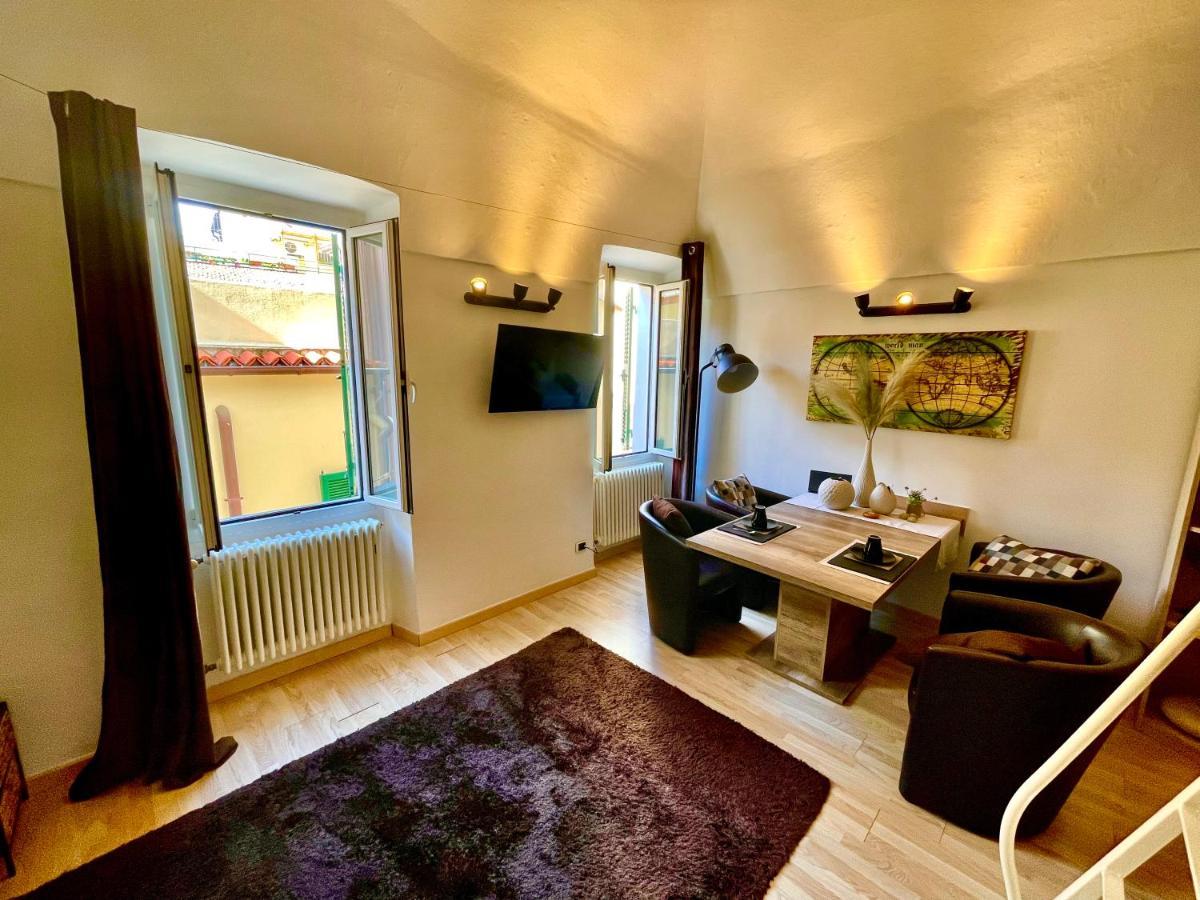 Vialunga Apartment In The Old Town Bordighera Bagian luar foto