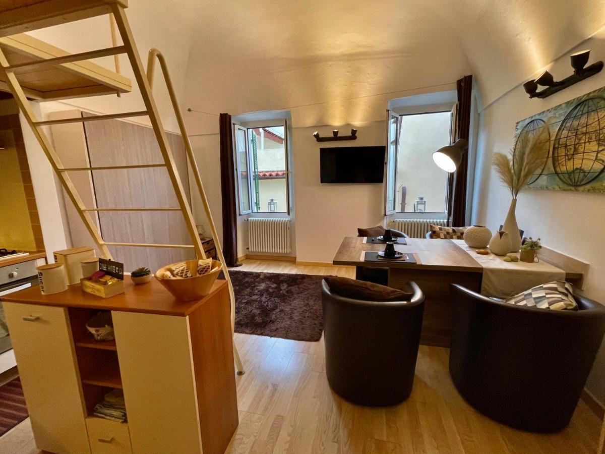 Vialunga Apartment In The Old Town Bordighera Bagian luar foto