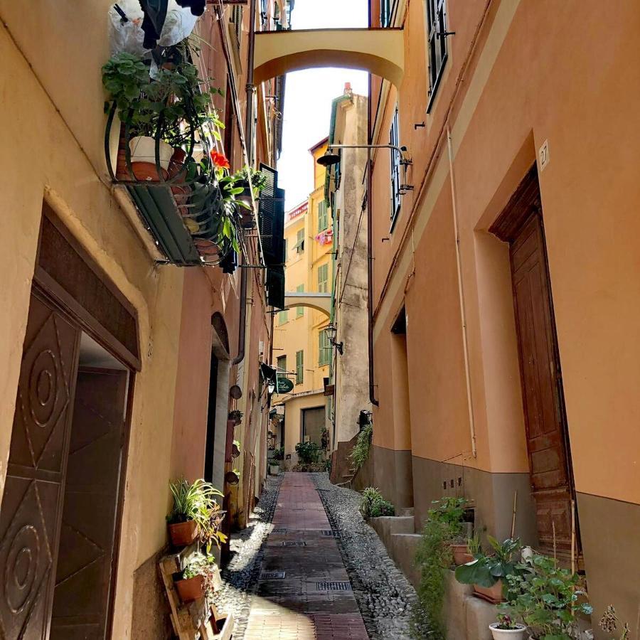 Vialunga Apartment In The Old Town Bordighera Bagian luar foto
